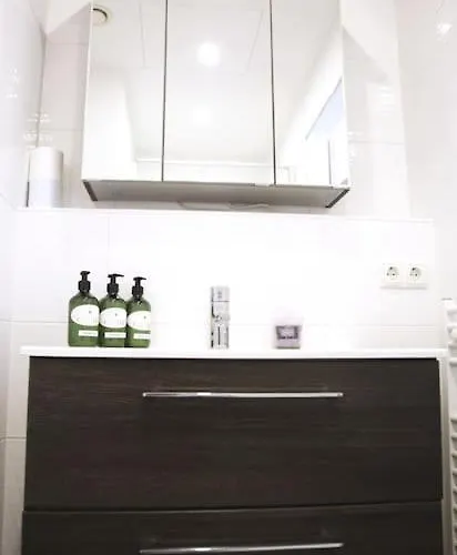 Апартаменты Modern & Bright 1br Flat