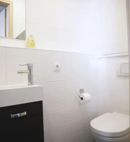 Modern & Bright 1br Flat *