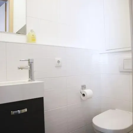 Modern & Bright 1br Flat *